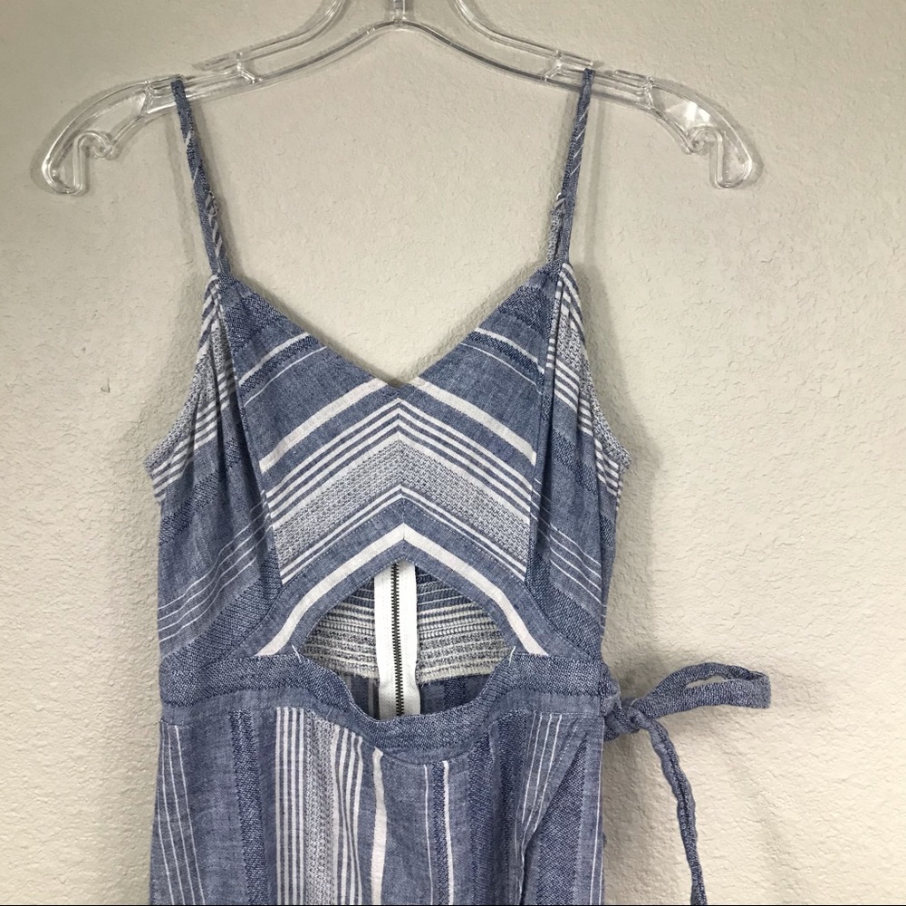 Express Striped Cut-Out Linen-Blend Midi Dress - Picture 7 of 10